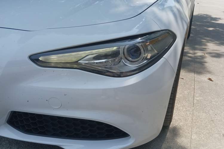 Used Alfa Romeo Giulia 2017 2.0T 280HP Luxury Edition
