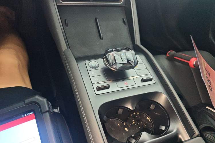 Used BYD Qin L 2024 DM-i 120KM Leading Model Gear Lever