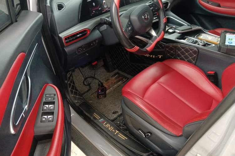 Used CHANGAN UNI-T 2020 1.5T Prestige Version
