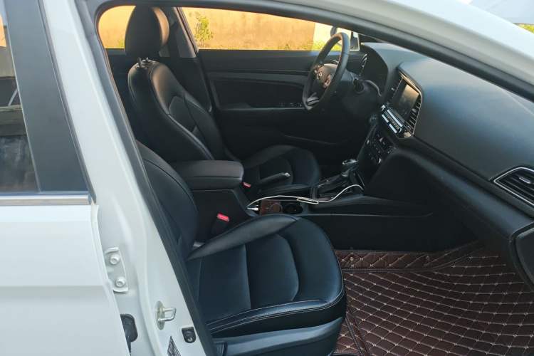 Used Hyundai Elantra (6th Generation / Lingdong) 2018 1.4T Dual-Clutch Xuan Dong · Dynamic Edition Right Front Seat