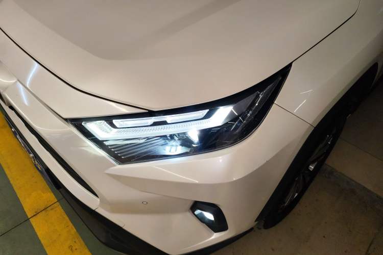 Used Toyota RAV4 2023 2.0L CVT Two-Wheel Drive Fashion Plus Edition
