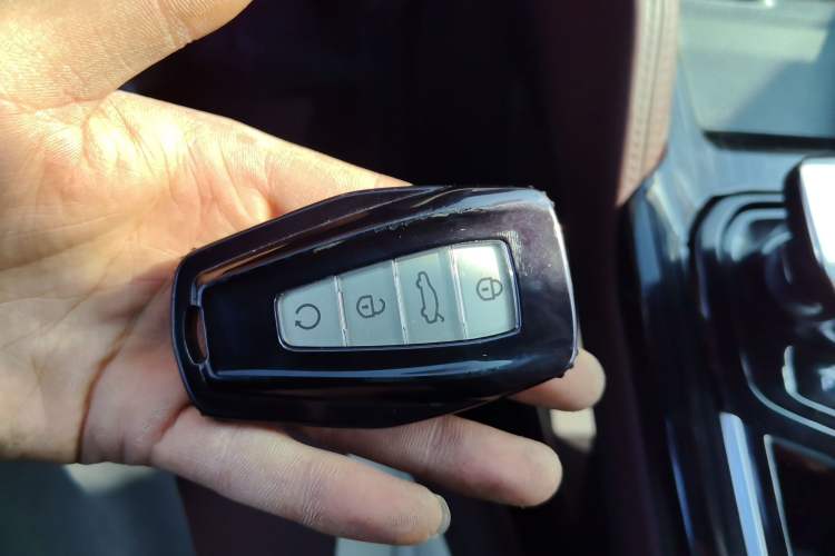 Used Geely Auto Monjaro L 2021 2.0TD DCT EVO Two-Wheel Drive Smart Luxury Version Vehicle Key