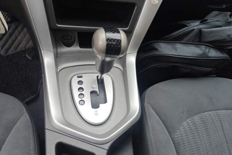 Used Venucia T70 2015 2.0L CVT Smart Edition Gear Lever