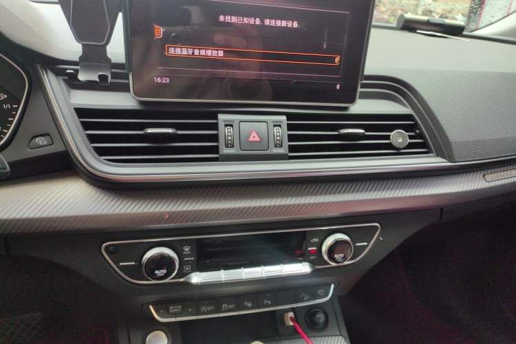 Used Audi Q5L 2018 40 TFSI Prestige Edition China V Audio And AC Panel