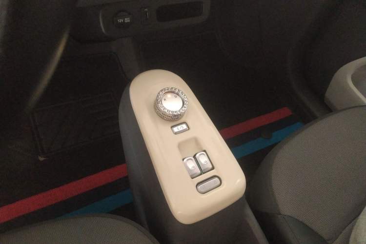 Used CHANGAN NEVO Lumin 2022 301km Honey-Sweet Version