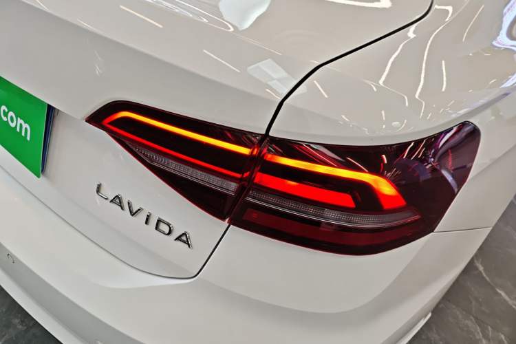 Used Volkswagen Lavida 2022 1.5L Automatic Fashion Edition Right Rear Taillight