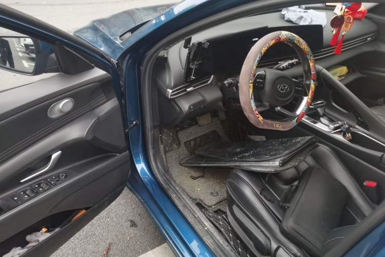 Used Hyundai Elantra 2021 1.5L CVT GLX Elite Edition Driver Seat