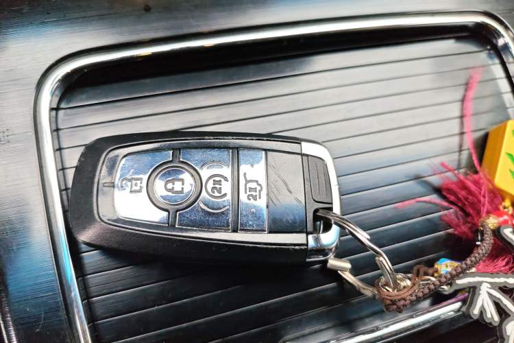 Used Lincoln Nautilus 2021 2.0T Four-Wheel Drive Luxury Edition Vehicle Key