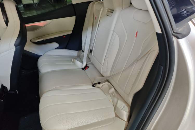 Used Lynk & Co 07 2024 EM-P 126 Long-Range Intelligent Driving Ultra Left Rear Seat