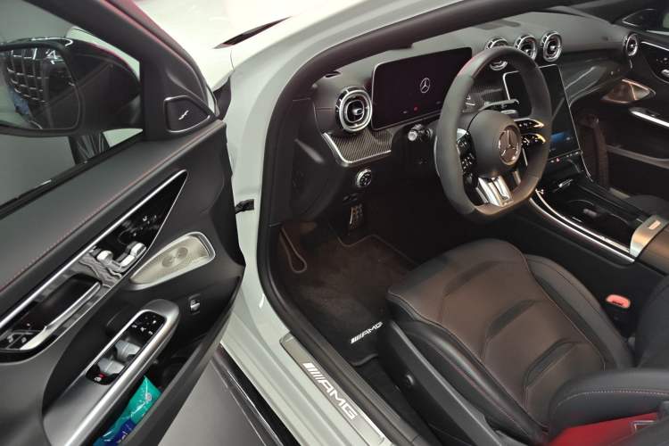 Used Mercedes-Benz C-Class AMG 2023 AMG C 43 4MATIC Estate Special Edition Driver Seat