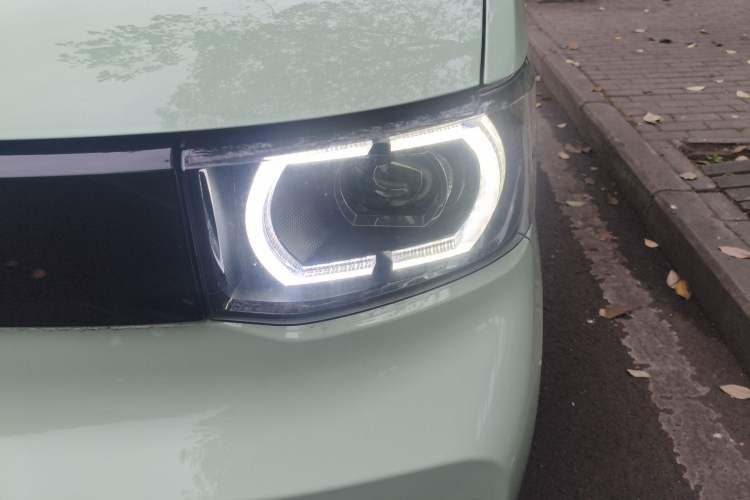 Used Wuling Hongguang MINIEV 2021 Macaron Premium Model – Lithium-NMC Left Front Headlight
