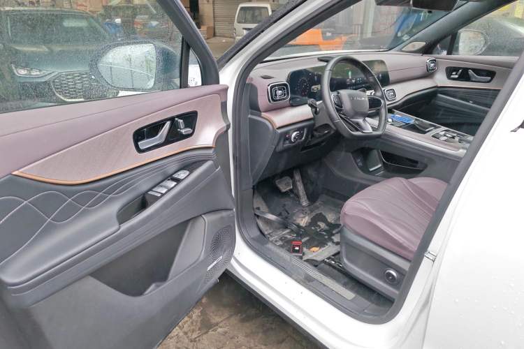 Used Chery Tiggo 9 2025 2.0T Automatic Two-Wheel Drive Luxury Edition 5 Seats