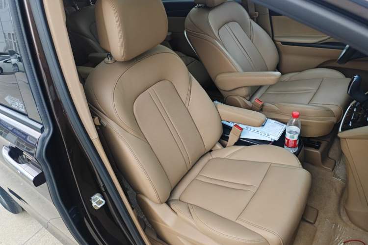 Used Buick GL8 2021 ES Landtrek 653T Luxury Model Right Front Seat