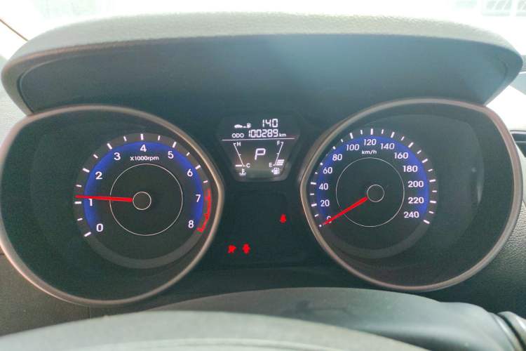 Used Hyundai Elantra (5th Generation / Langdong) 2016 1.6L Automatic Smart Version
