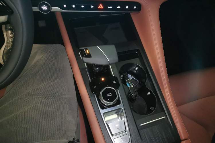 Used Changan CS75 PLUS 2025 Model, 3rd Generation Champion Edition 1.5T Jinghang Version
