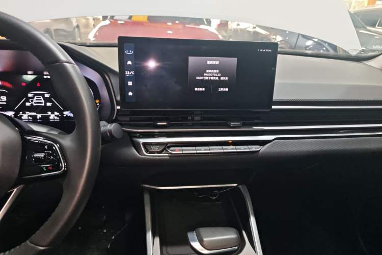 Used Geely Auto Emgrand 2023 4th Generation Champion Edition 1.5L CVT Prestige Model Audio And AC Panel