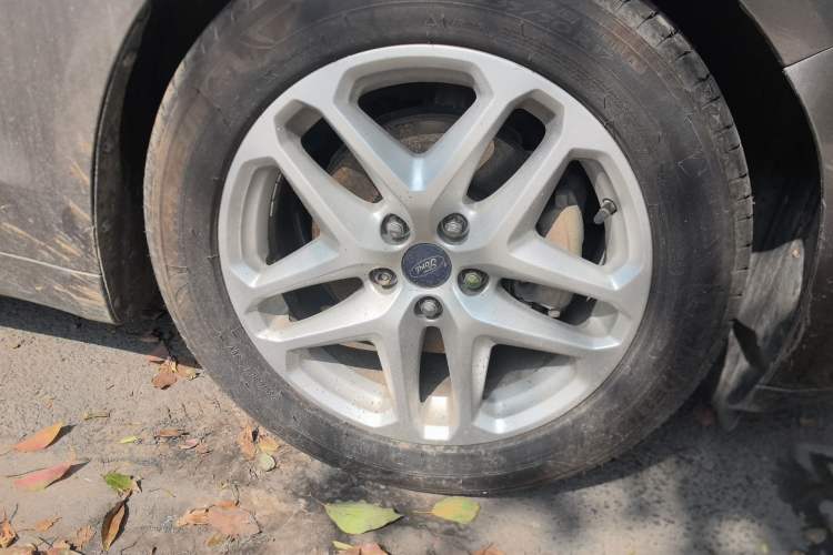 Used Ford Mondeo 2013 1.5L GTDi180 Fashion Edition Right Front Wheel Hub