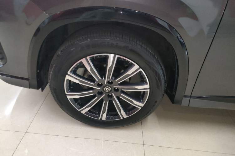 Used Changan CS75 PLUS 2024 3rd Generation Champion Edition 1.5T Intelligent Drive Dynamic Model
