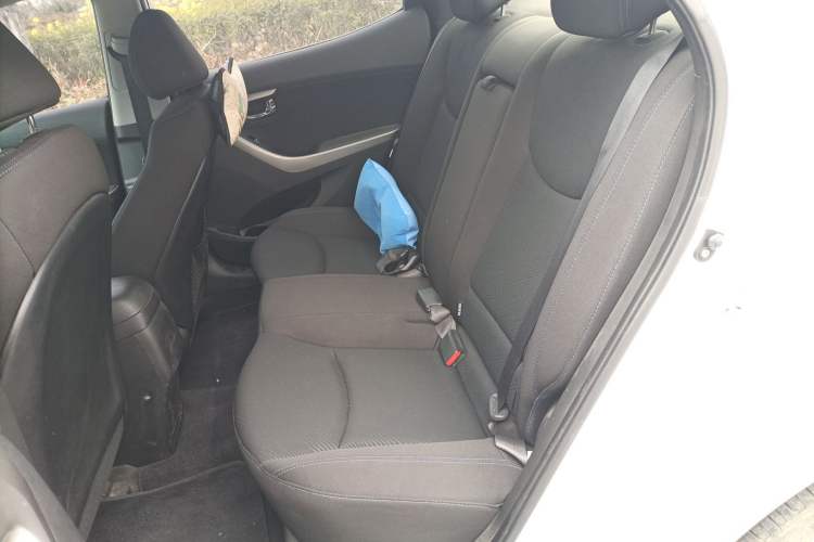 Used Hyundai Elantra (5th Generation / Langdong) 2012 1.6L Automatic Leading Model

