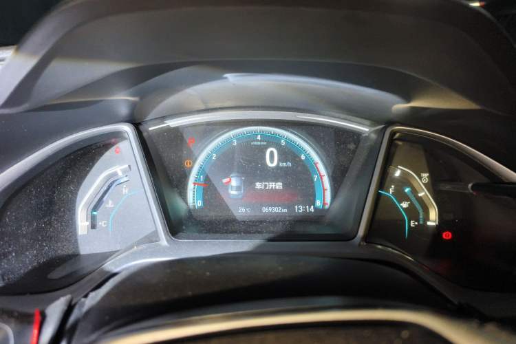 Used Honda Civic 2016 220TURBO CVT Luxury Edition
