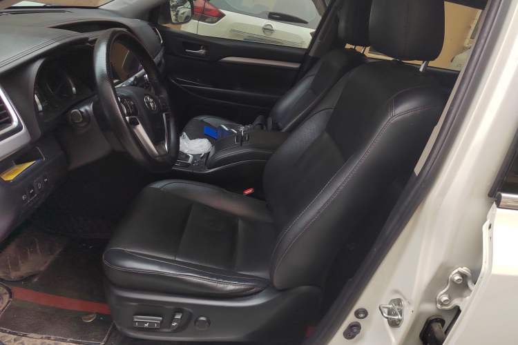 Used Toyota Highlander 2018 2.0T Four-Wheel Drive Luxury Version 7 Seats China VI Standard

