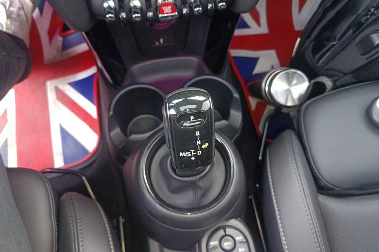 Used MINI MINI 2021 1.5T COOPER Classic Edition