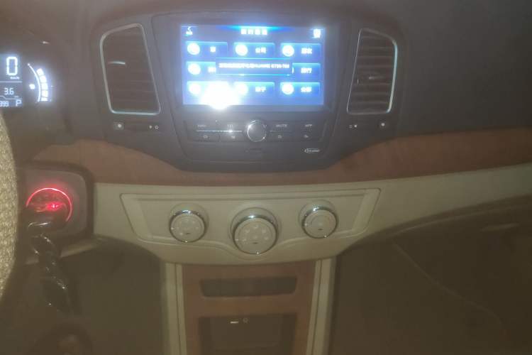 Used Roewe 350 2014 1.5L Automatic Xunyue Version
