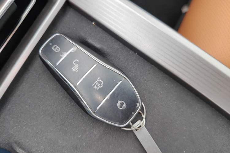 Used BYD Han L 2025 DM-p Four-Wheel-Drive LiDAR Flagship Model Interior 1