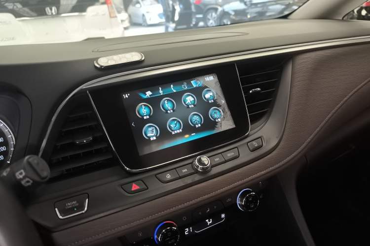 Used Buick GL6 2018 18T 6-Seater Prestige Model
