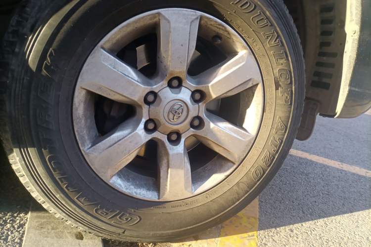 Used Toyota Prado 2014 2700 TX 7-Seater Middle East Version Right Front Wheel Hub