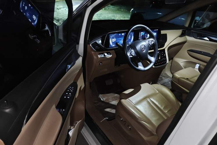 Used Buick GL8 2020 ES Land Cruiser 653T Luxury Model
