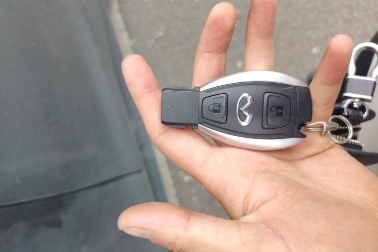 Used Infiniti QX30 2017 1.6T Two-Wheel-Drive Sport Edition
