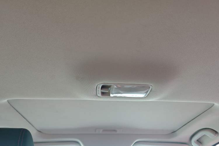 Used Venucia D60 2019 100 000 Honor 1.6L XL CVT Chenku Edition China VI Standard Headliner