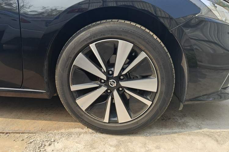 Used Nissan Teana 2021 2.0L XL Comfort Edition Right Front Wheel Hub