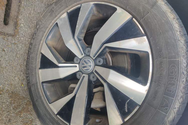 Used Volkswagen Tayron 2019 330TSI Two-Wheel Drive Luxury Model China VI Standard Right Front Wheel Hub