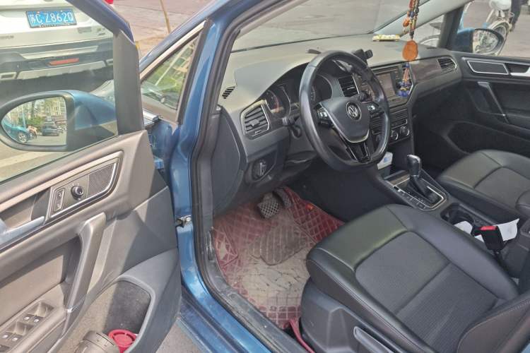 Used Volkswagen Golf Sportsvan 2018 230TSI Automatic Trend Edition Driver Seat