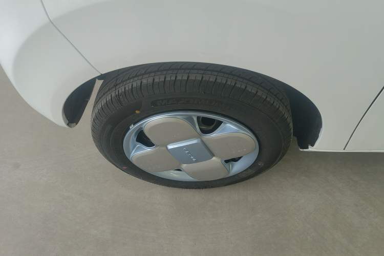 Used Geely Galaxy Panda 2024 Panda Mini 200km Endurance Bear
