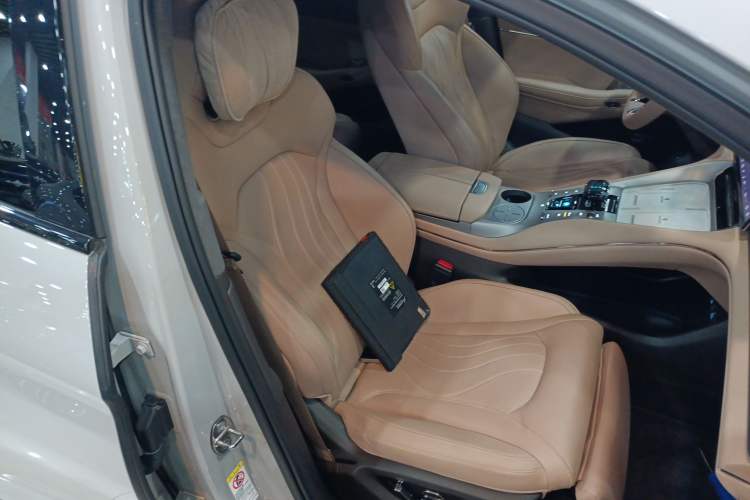 Used Denza N7 2024 630 All-Wheel Drive Intelligent Driving Max Edition Right Front Seat