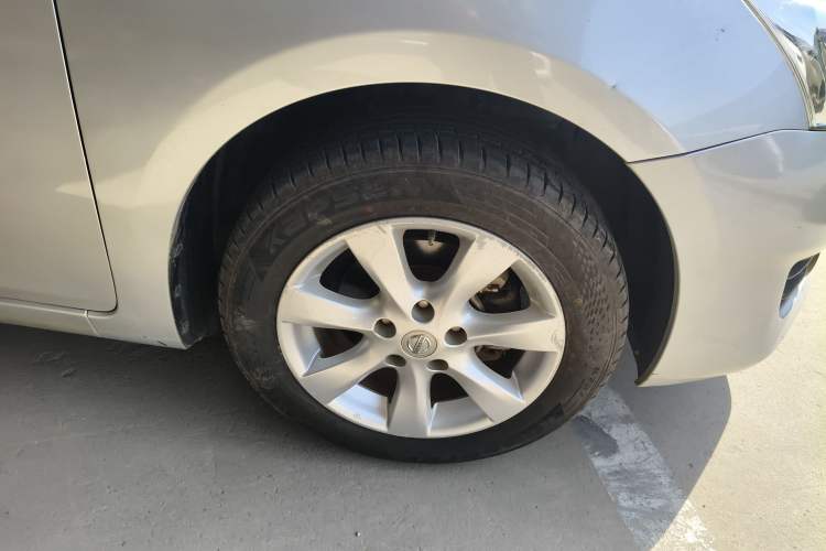 Used Nissan Tiida 2011 1.6L CVT Comfort Model Right Front Wheel Hub