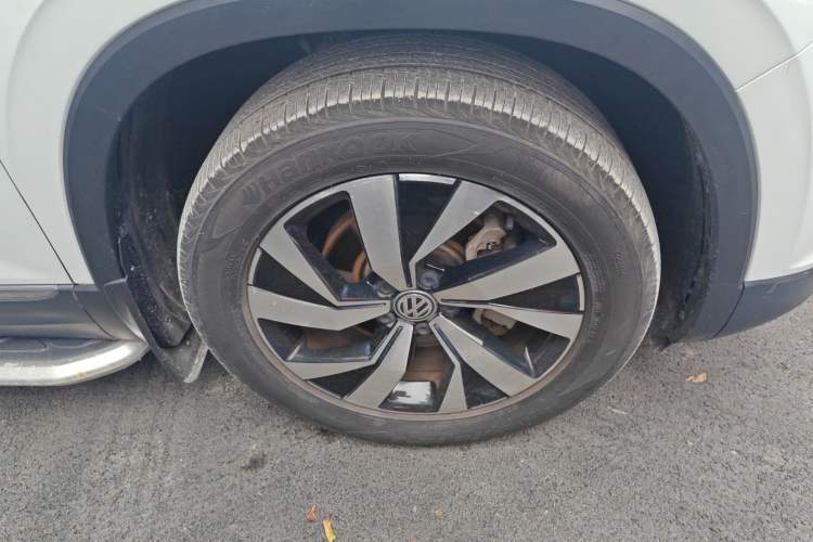 Used Volkswagen Tayron 2019 330TSI Two-Wheel Drive Luxury Model China VI Standard Right Front Wheel Hub