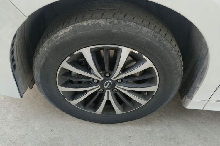 Used GAC Trumpchi M8 2023 Lingxiu Series 390T Deluxe Edition Left Front Wheel Hub