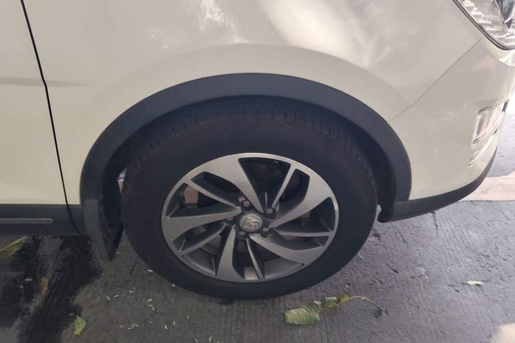 Used Baojun 560 2015 1.8L manual luxury version