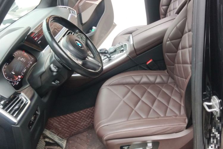 Used BMW X5 2022 Restyled xDrive 40Li Luxury Edition M Sport Package Left Front Seat