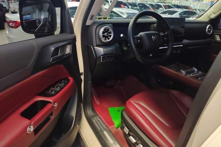 Used Tank 300 2025 2.0T Conqueror
