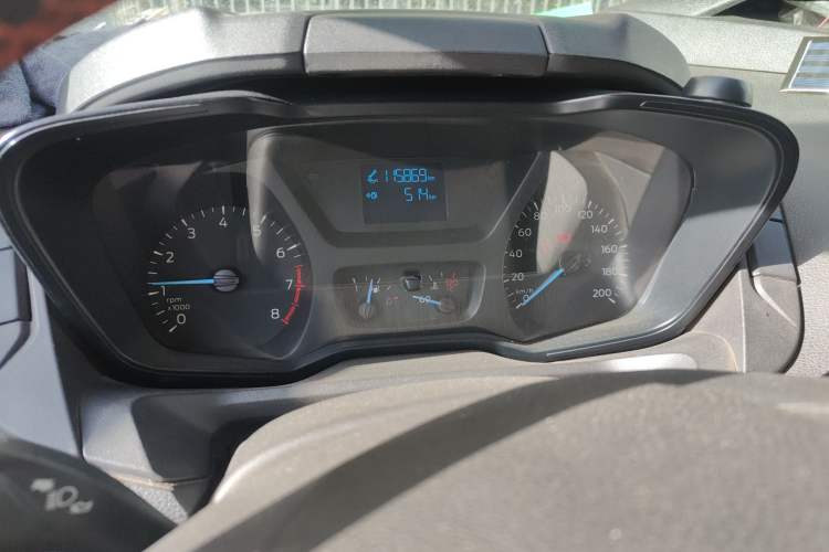 Used Ford Transit 2017 2.0T Gasoline Multi-Purpose Commercial Vehicle Mid-Drive Mid-Roof China V Standard
