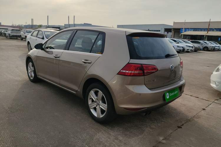 Used Volkswagen Golf 2015 1.4TSI Automatic Luxury Model Rear Left 45 Deg