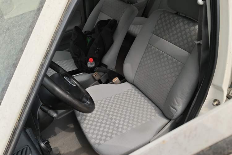 Used Volkswagen Jetta 2005 CIF Comfort Model Left Front Seat