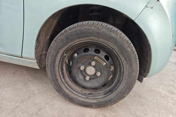 Used Geely Galaxy Panda 2024 Panda Mini 200km Endurance Bear Right Front Wheel Hub