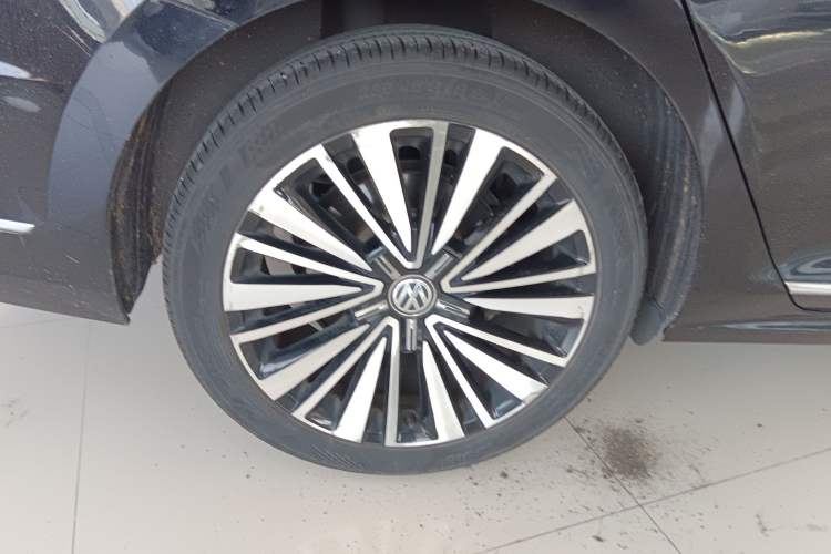 Used Volkswagen Passat 2019 330TSI Luxury Edition China VI Standard