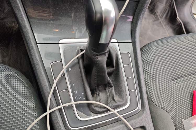 Used Volkswagen Golf 2019 1.6L Automatic Comfort Model China V Standard Gear Lever